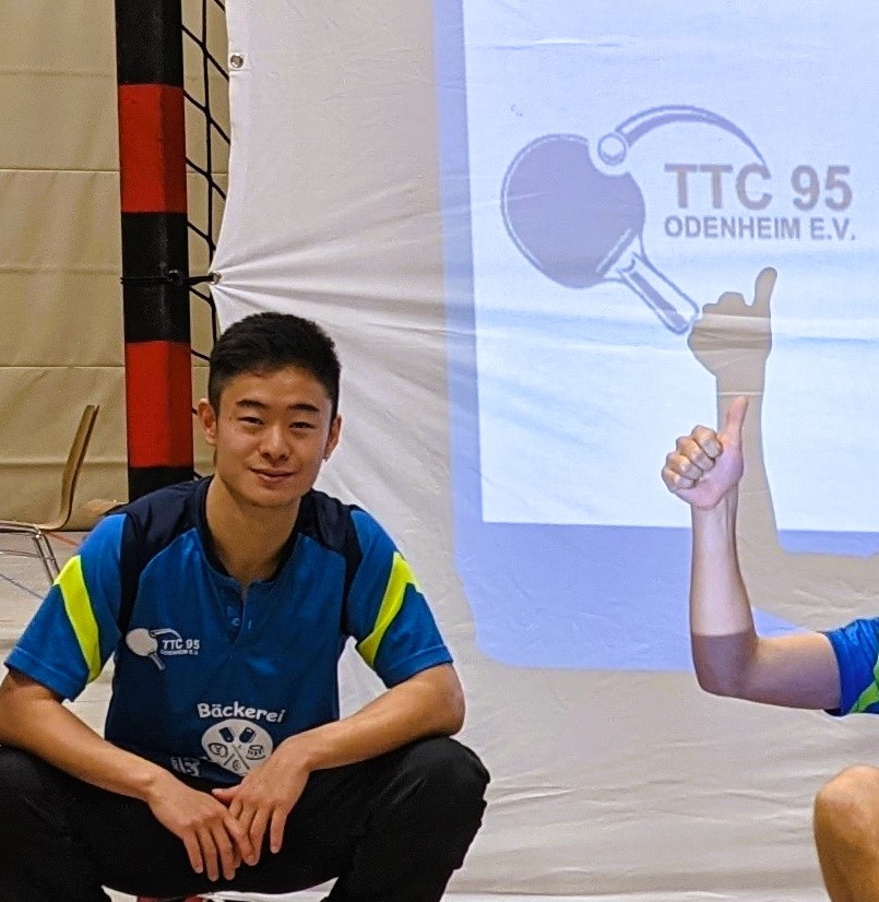 PXL_20211113_Siegesfoto_nur Carlos.jpg